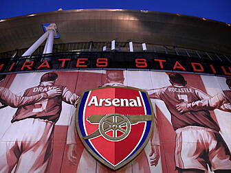 Arsenal players break lockdown...